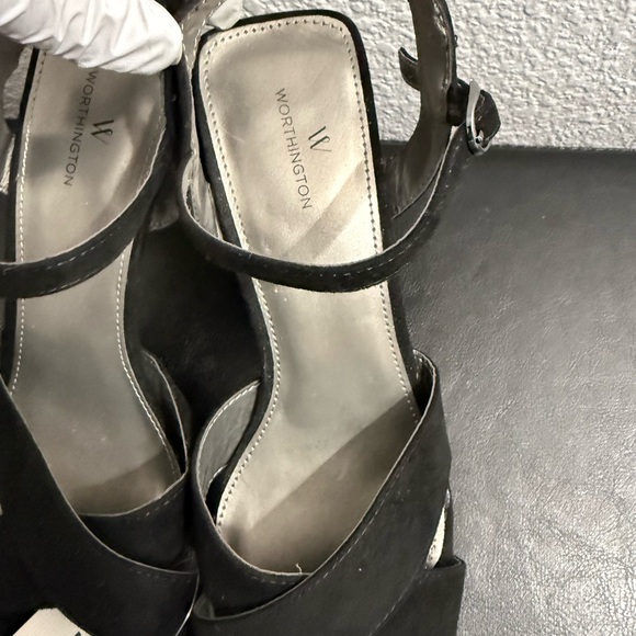 Worthington Elegant Black Heels - Picture 2 of 15